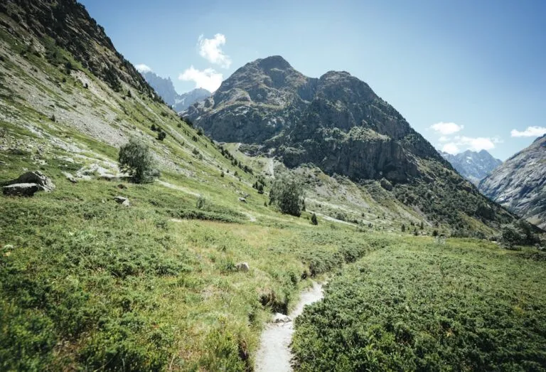 Photo Mountain trail