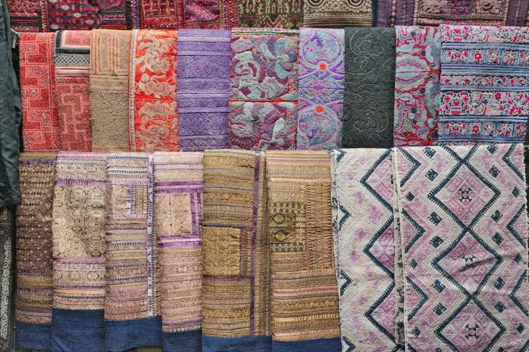 Descoperirea culturii locale în călătorie Photo Local market