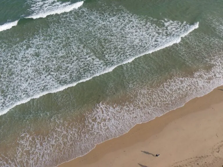 Cele mai frumoase plaje din Europa pentru relaxare absolută Photo Sandy beach