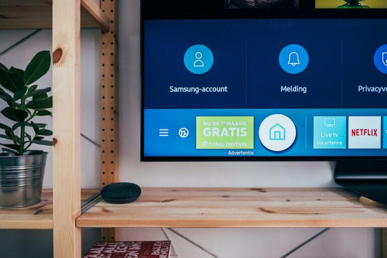 Dispozitive inteligente pentru o casă modernă Photo Smart thermostat