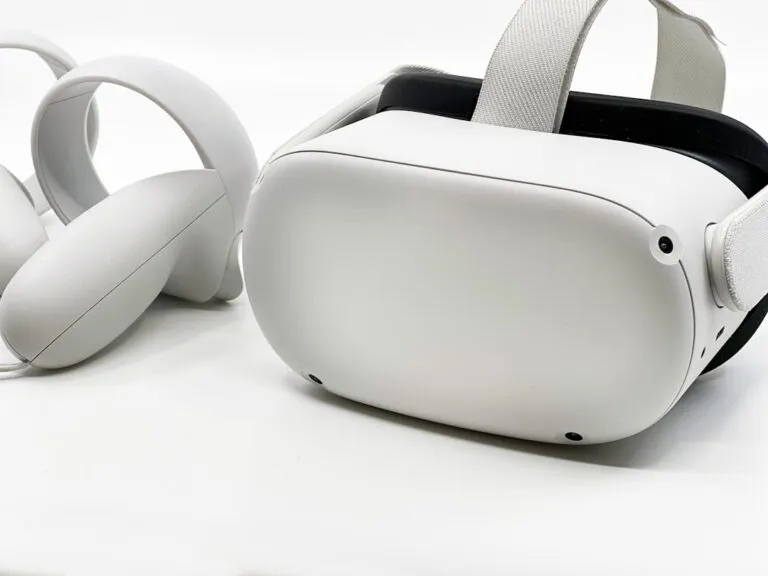 Realitatea Virtuală: Ce Să Știi Înainte Să Încerci Photo VR headset