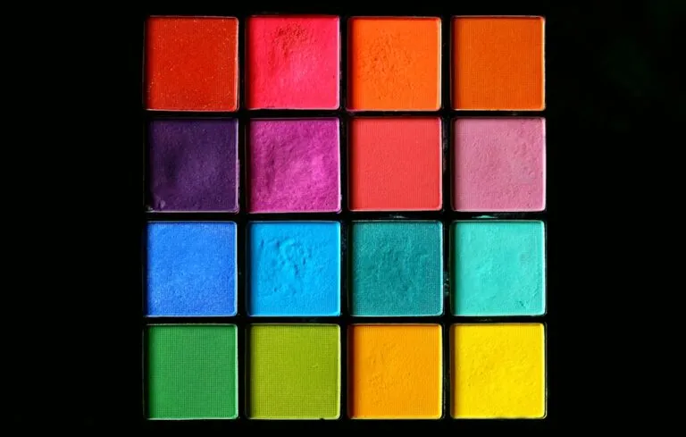 Ghidul complet pentru alegerea culorilor și materialelor potrivite în decorarea casei Photo Color palette