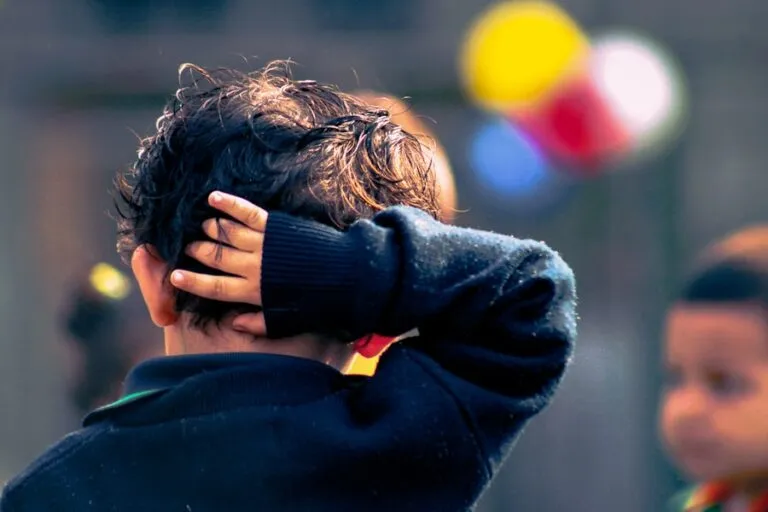 Secretele unei educații pozitive: Cum să îți susții copilul în fața dificultăților Photo "The secrets of a positive education: How to support your child in the face of difficulties"