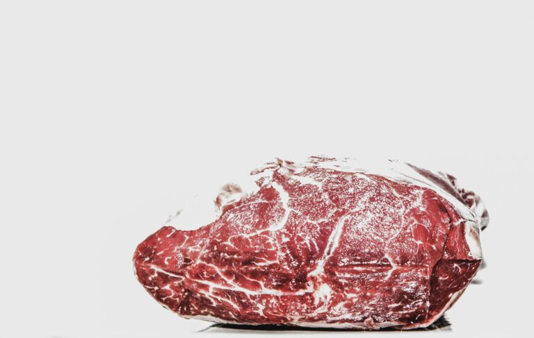 Cum influențează o carne de vită premium textura și gustul preparatelor Cum influențează o carne de vită premium textura și gustul preparatelor