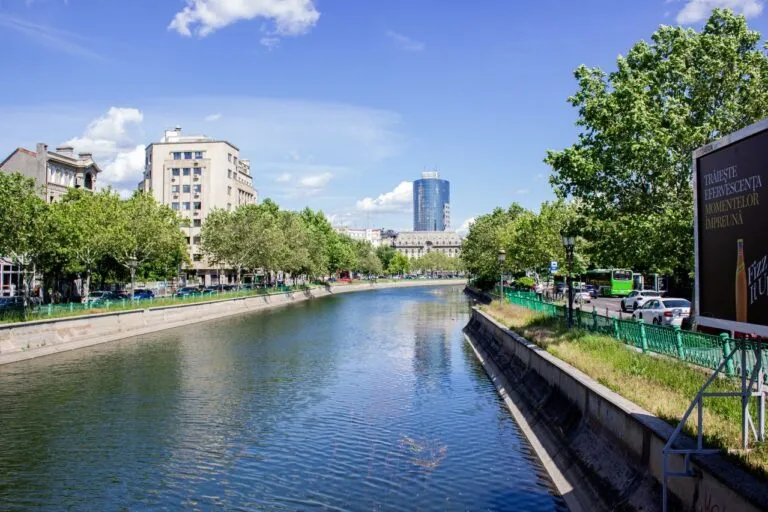 Bucureștiul face un pas istoric în turism: Primarul General Ciprian Ciucu propune ca mediul privat să conducă Organizația de Management al Destinației Canalul Dâmbovița din centrul Bucureștiului, cu clădiri istorice și panoramă urbană